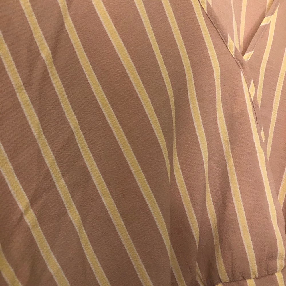 Pink blouse - Picture 2 of 3
